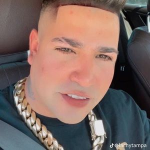 Meet your Posher, Lázaro